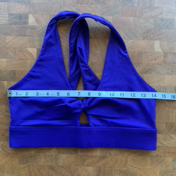Fabletics Oasis Twist Sports Bra - Digital Purple M - Picture 4 of 4
